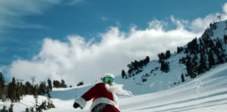 やたらスタイリッシュなスノボ技を披露しまくるサンタさん