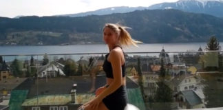 バランスボール持ってバク転するキュートなアンナ・ガッサー