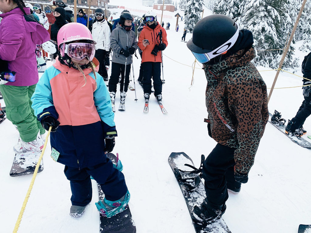 コラム】カナダ人がヘルメットをかぶる理由 | 日本一わかりやすいスノーボードサイト！DMKsnowboard