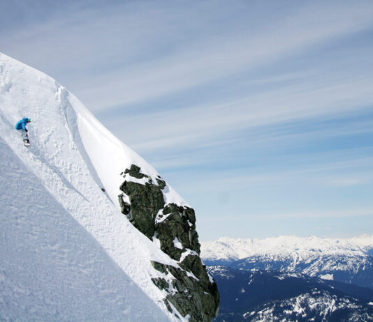 スノーボード急斜面が怖い人へ|苦手な原因と安全に滑るためのコツ