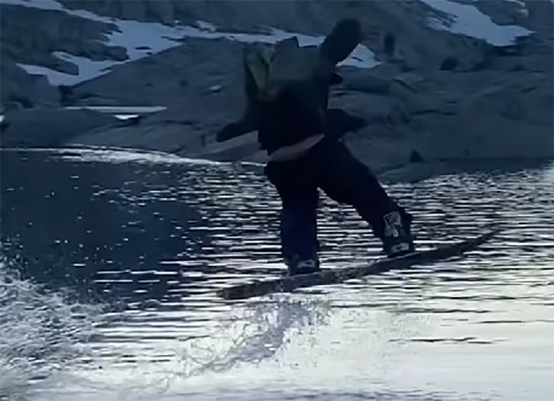 まるでスキムボードのようにスノーボーディングするスカイラー 日本一わかりやすいスノーボードサイト！DMKsnowboard