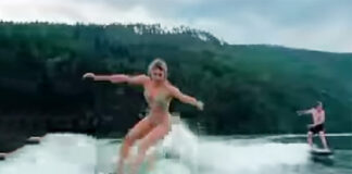 リフレッシュ大切!ウェイクサーフィンで夏を満喫するアンナ・ガッサー