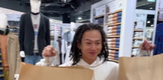 楽しそうにユニクロで買い物する平野歩夢