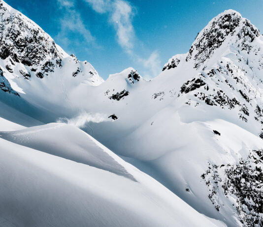 BURTONチームムービー『PAVED』公開!スノーボードの本質を描く、今年必見の一本